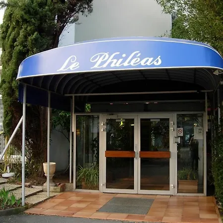 Le Phileas Aparthotel *
